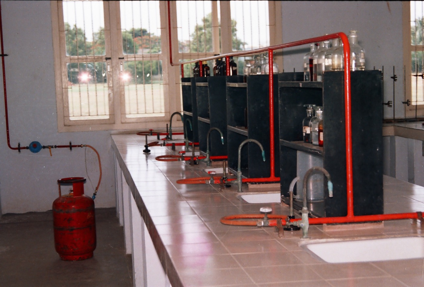 School laboratory gas line and burner points